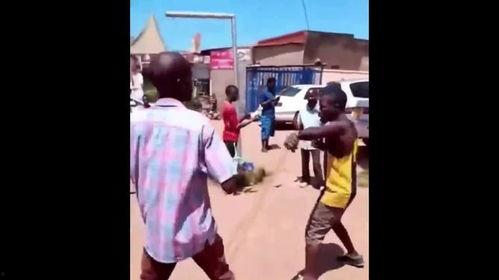 非洲街头拳赛吃瓜,热血沸腾的原始较量