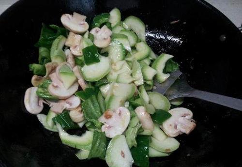 来姨妈吃白瓜,白瓜助力女性健康调理之道”