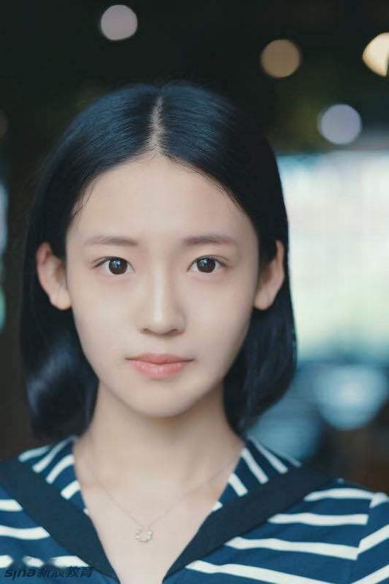 福建校花吃瓜,校园风云再起，瓜田李下引热议