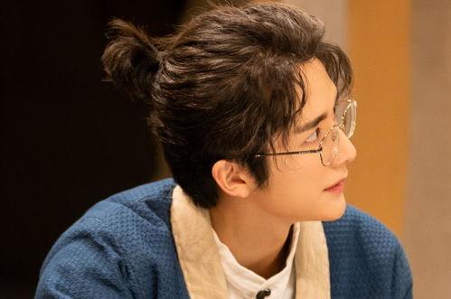 吃瓜双男主,双男主的甜蜜食趣之旅